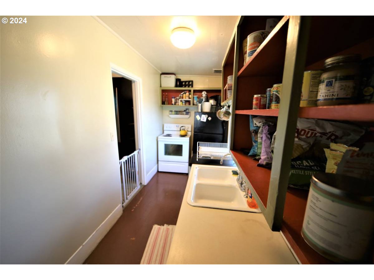 113 NE SACRAMENTO ST