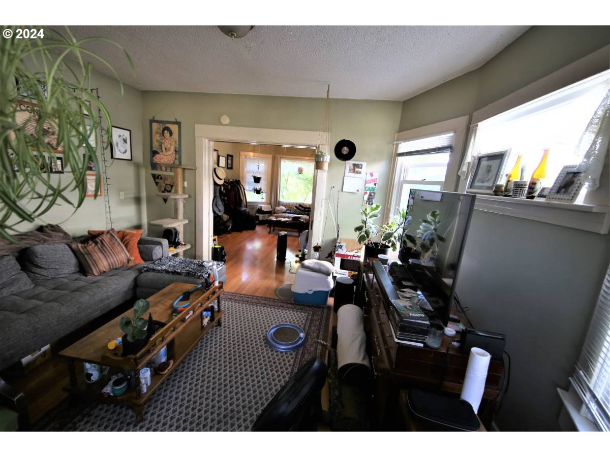 113 NE SACRAMENTO ST