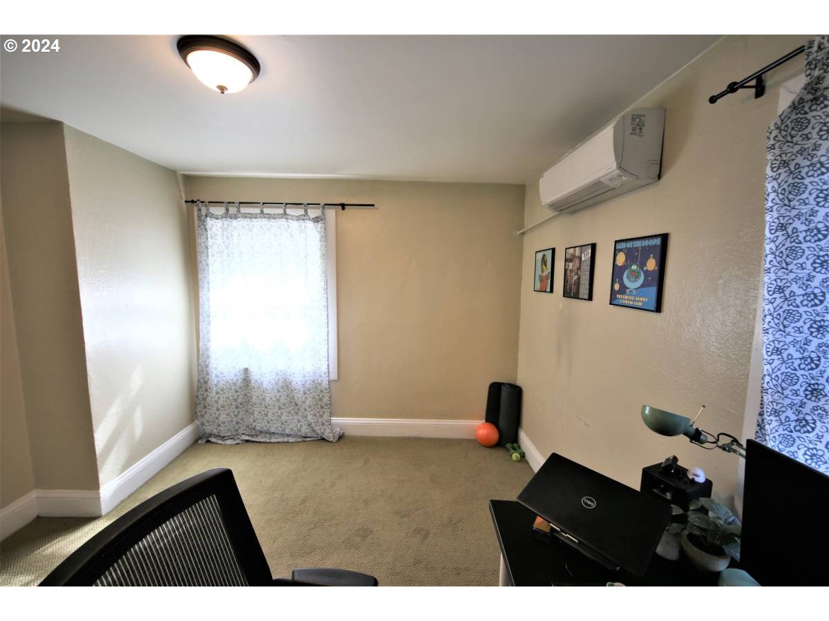 113 NE SACRAMENTO ST