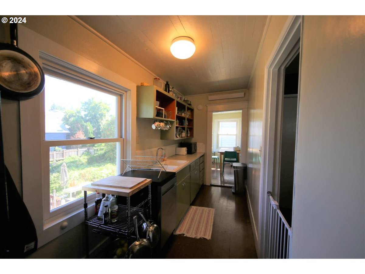 113 NE SACRAMENTO ST