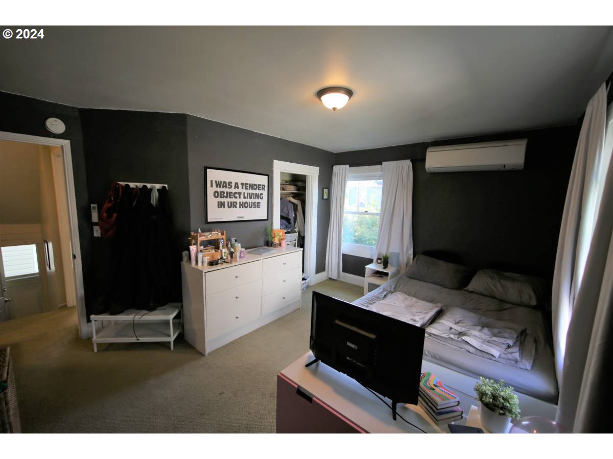 113 NE SACRAMENTO ST