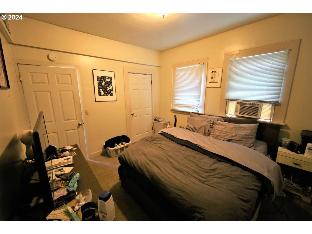 113 NE SACRAMENTO ST