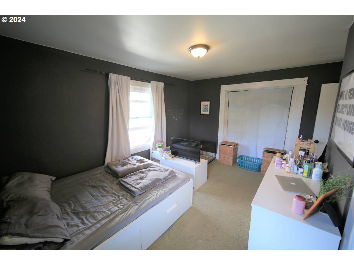 113 NE SACRAMENTO ST