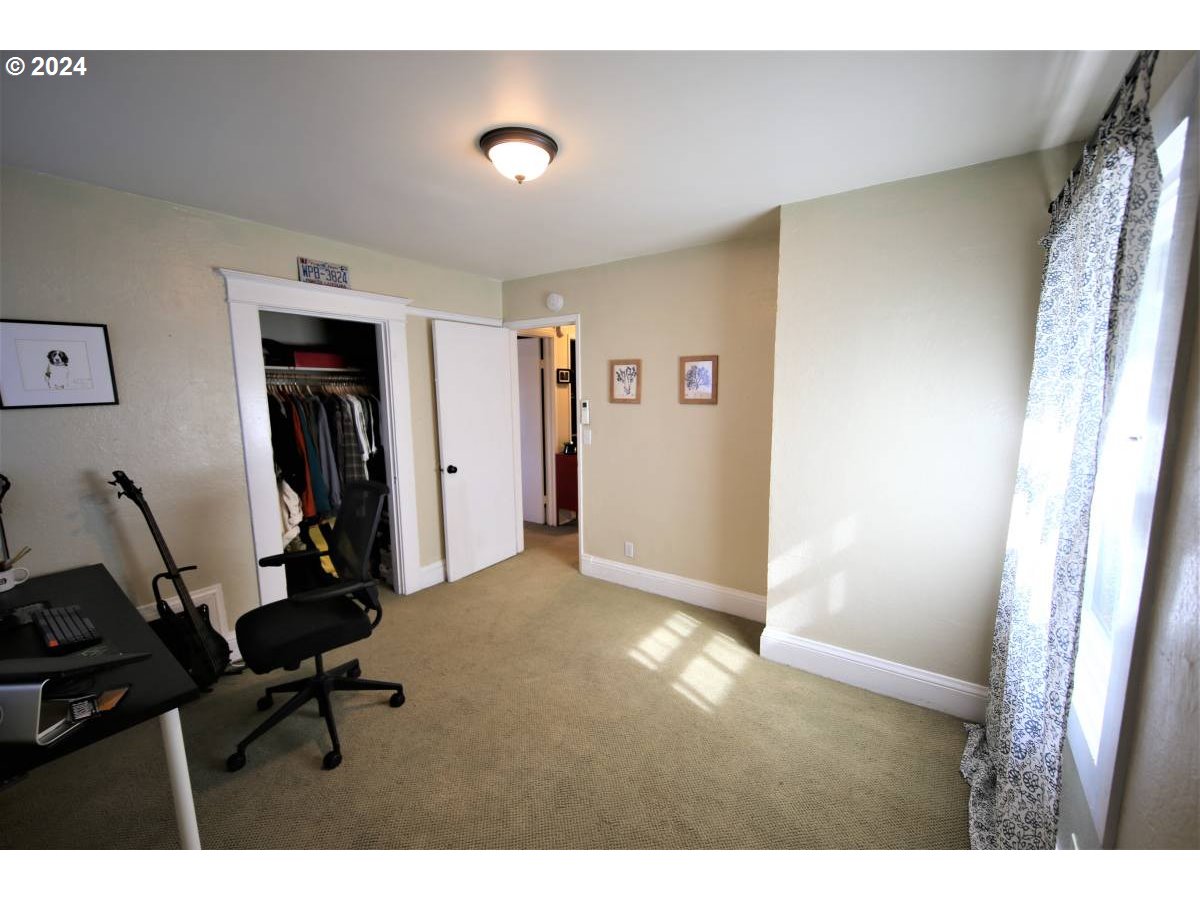 113 NE SACRAMENTO ST