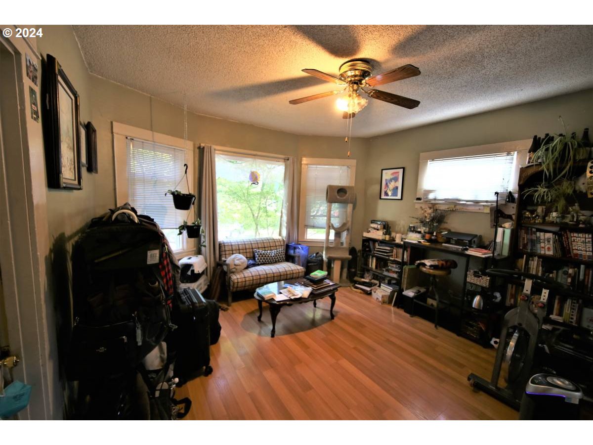 113 NE SACRAMENTO ST