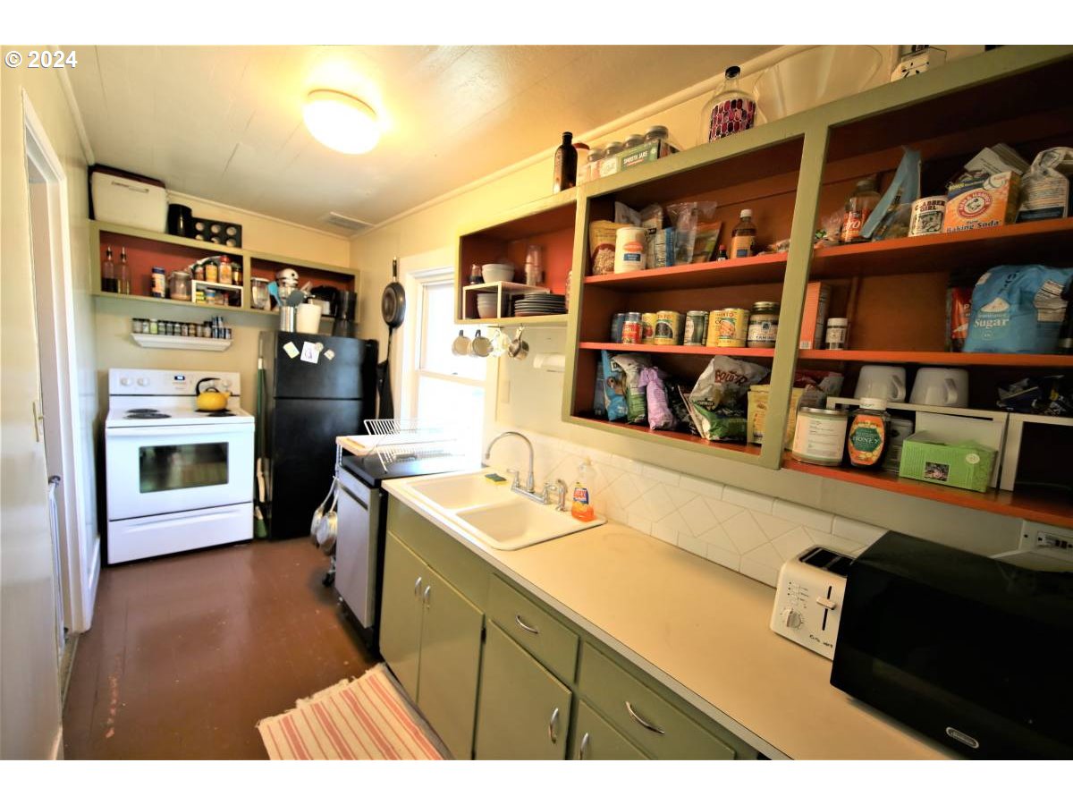 113 NE SACRAMENTO ST