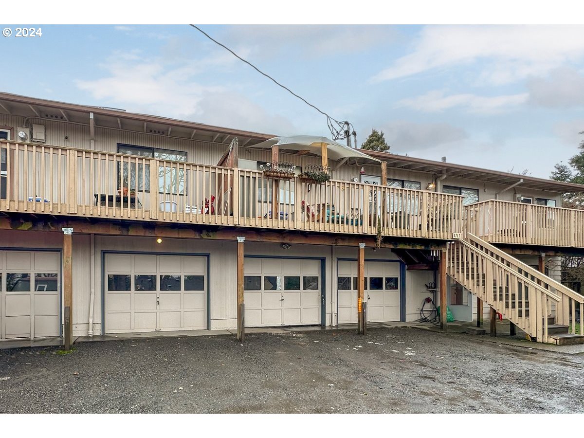 8707 SW TERWILLIGER BLVD