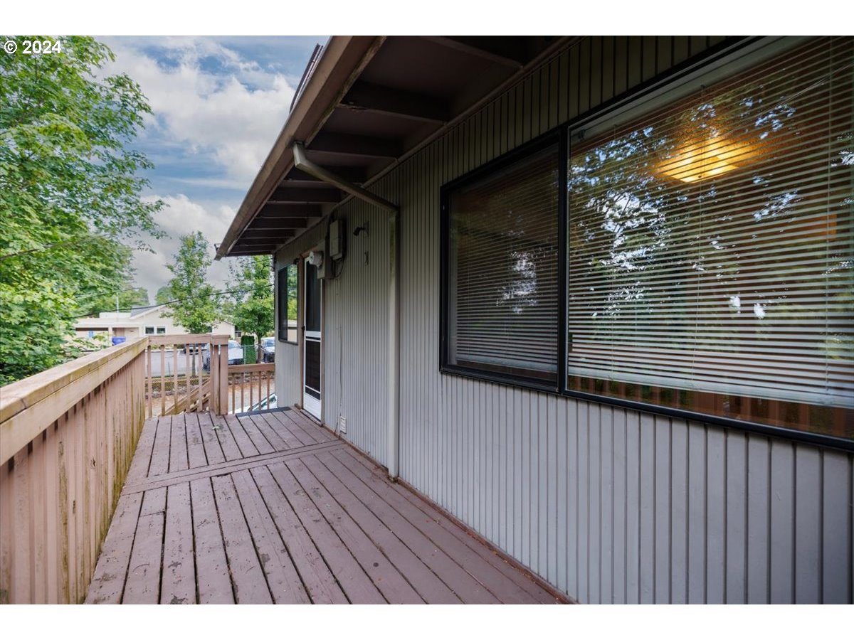 8707 SW TERWILLIGER BLVD