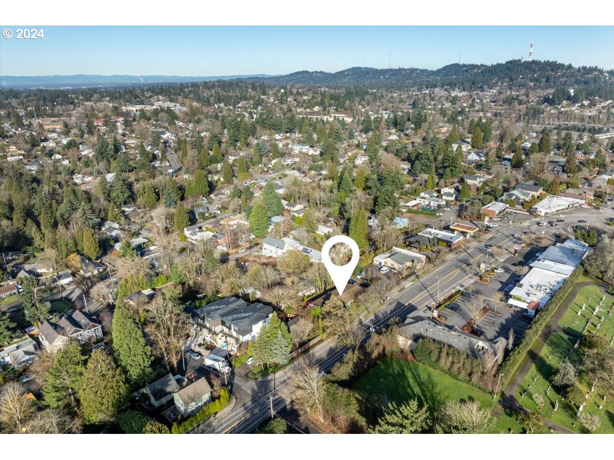 8707 SW TERWILLIGER BLVD