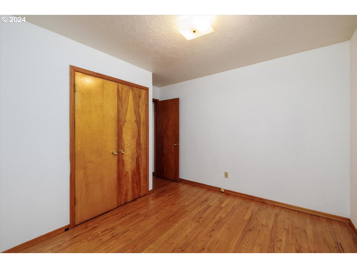 8707 SW TERWILLIGER BLVD