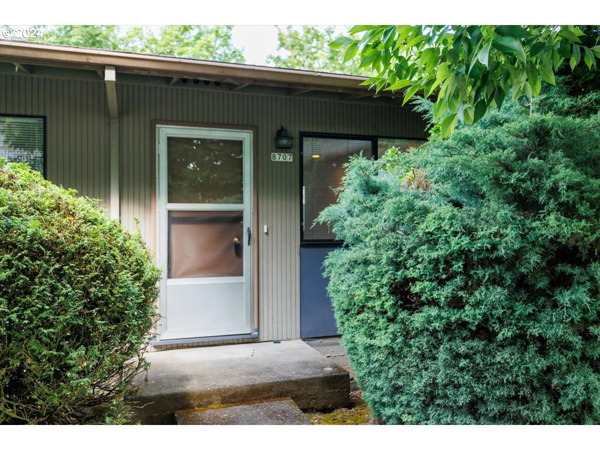 8707 SW TERWILLIGER BLVD