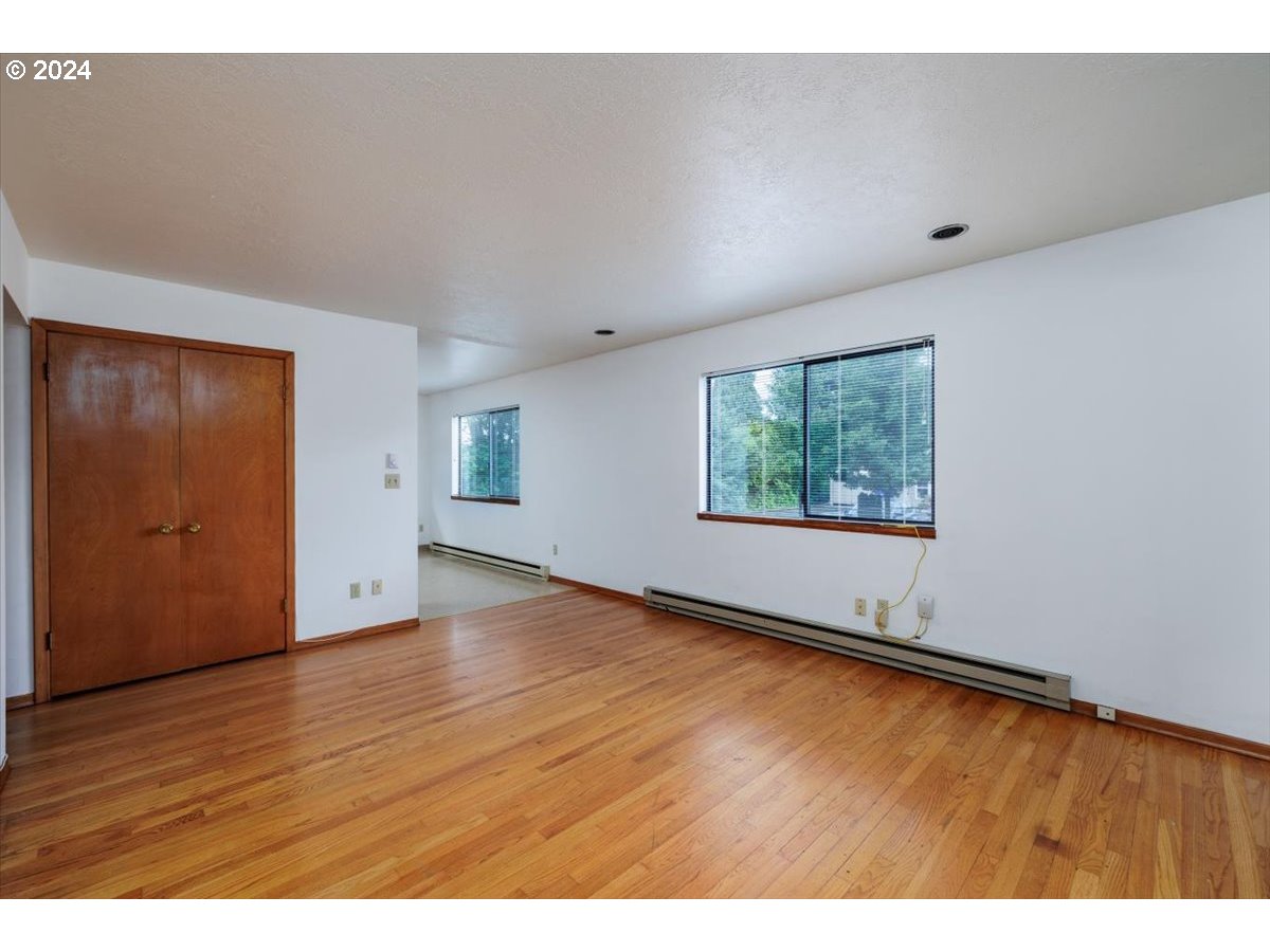 8707 SW TERWILLIGER BLVD