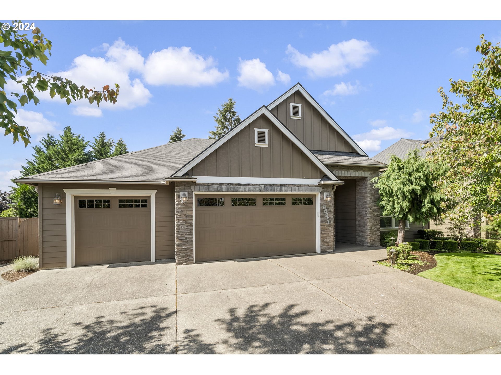 12425 ROGUE RIVER WAY