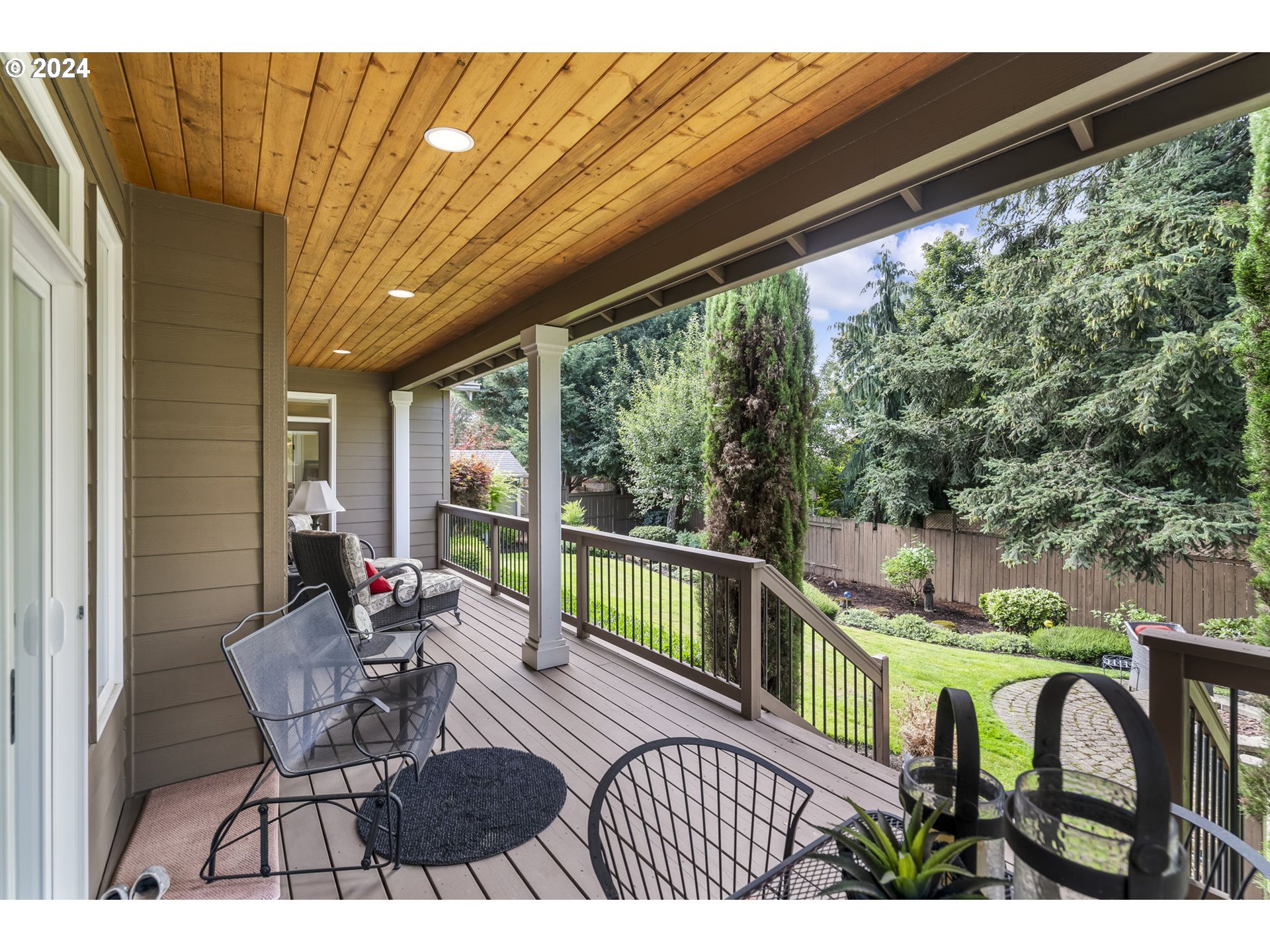 12425 ROGUE RIVER WAY