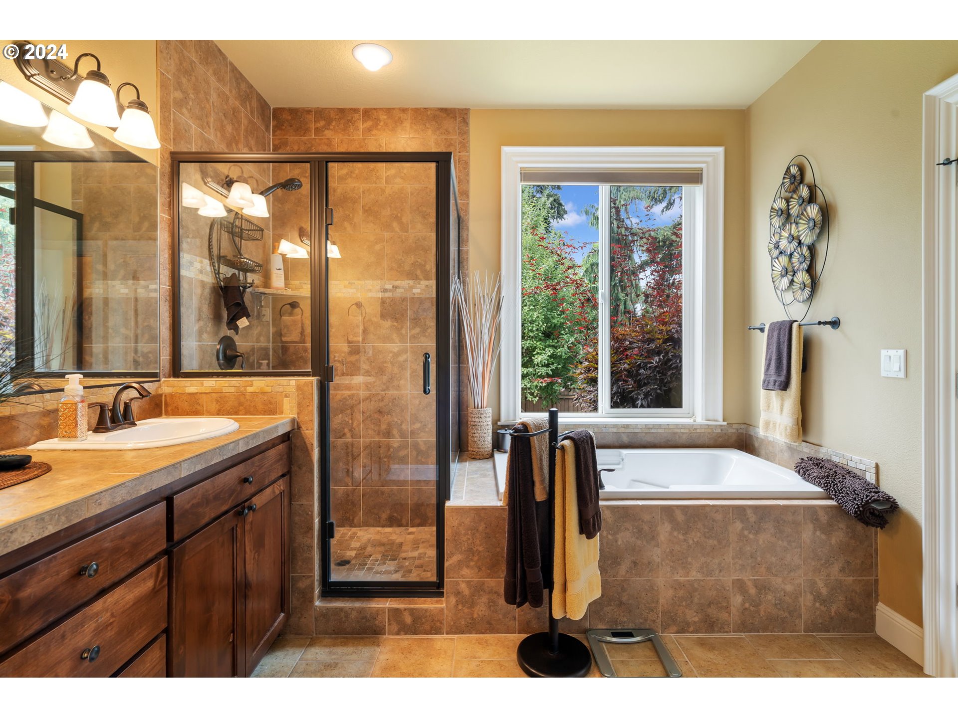 12425 ROGUE RIVER WAY