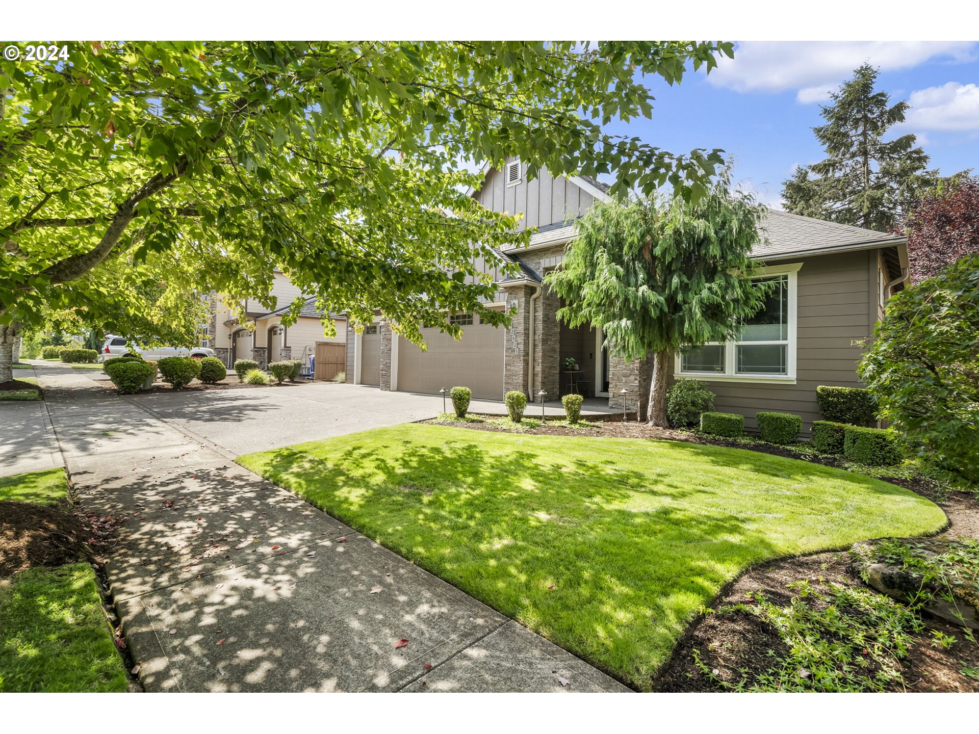 12425 ROGUE RIVER WAY