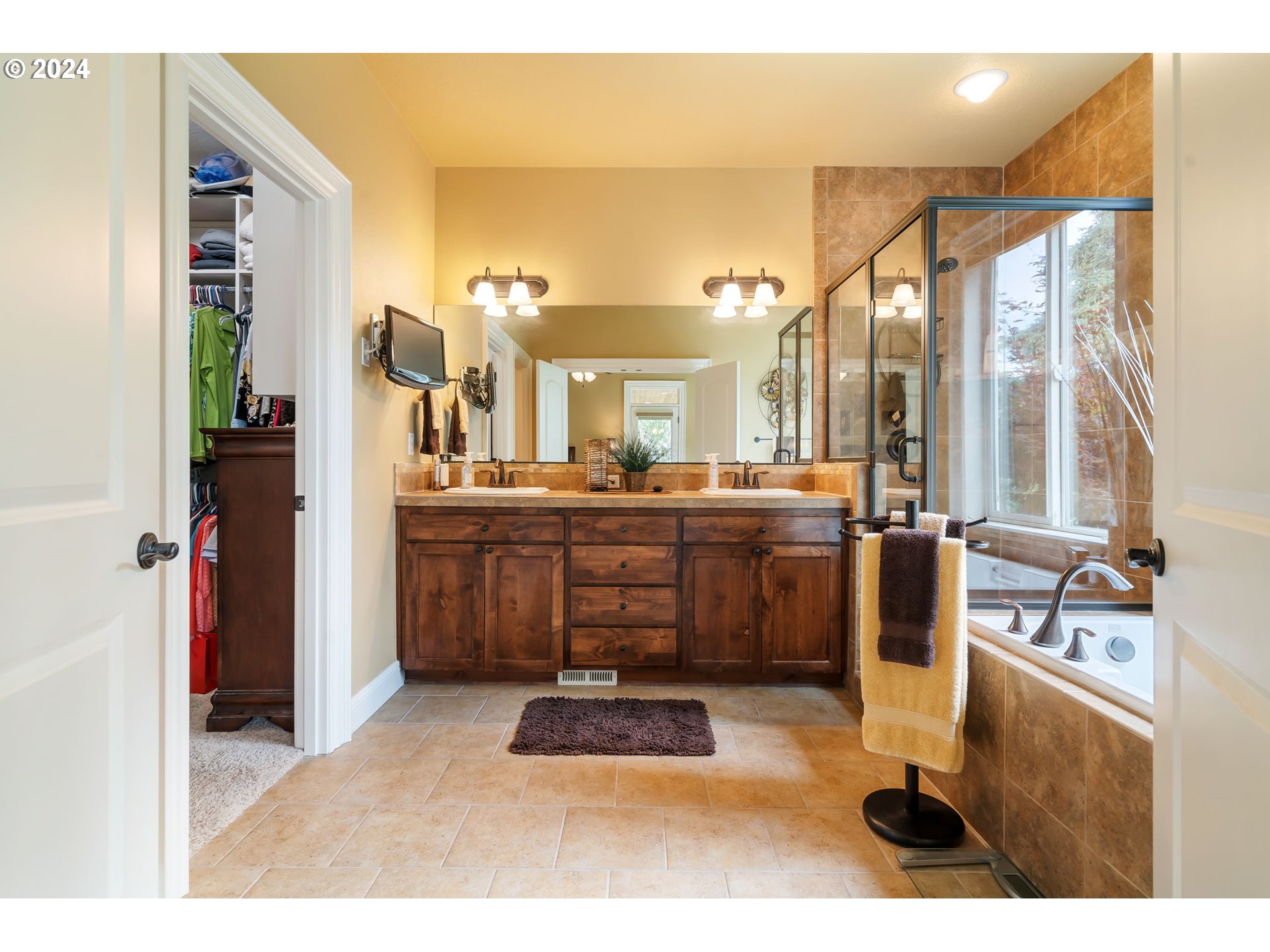 12425 ROGUE RIVER WAY