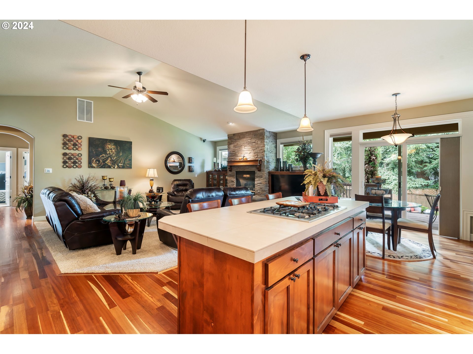 12425 ROGUE RIVER WAY