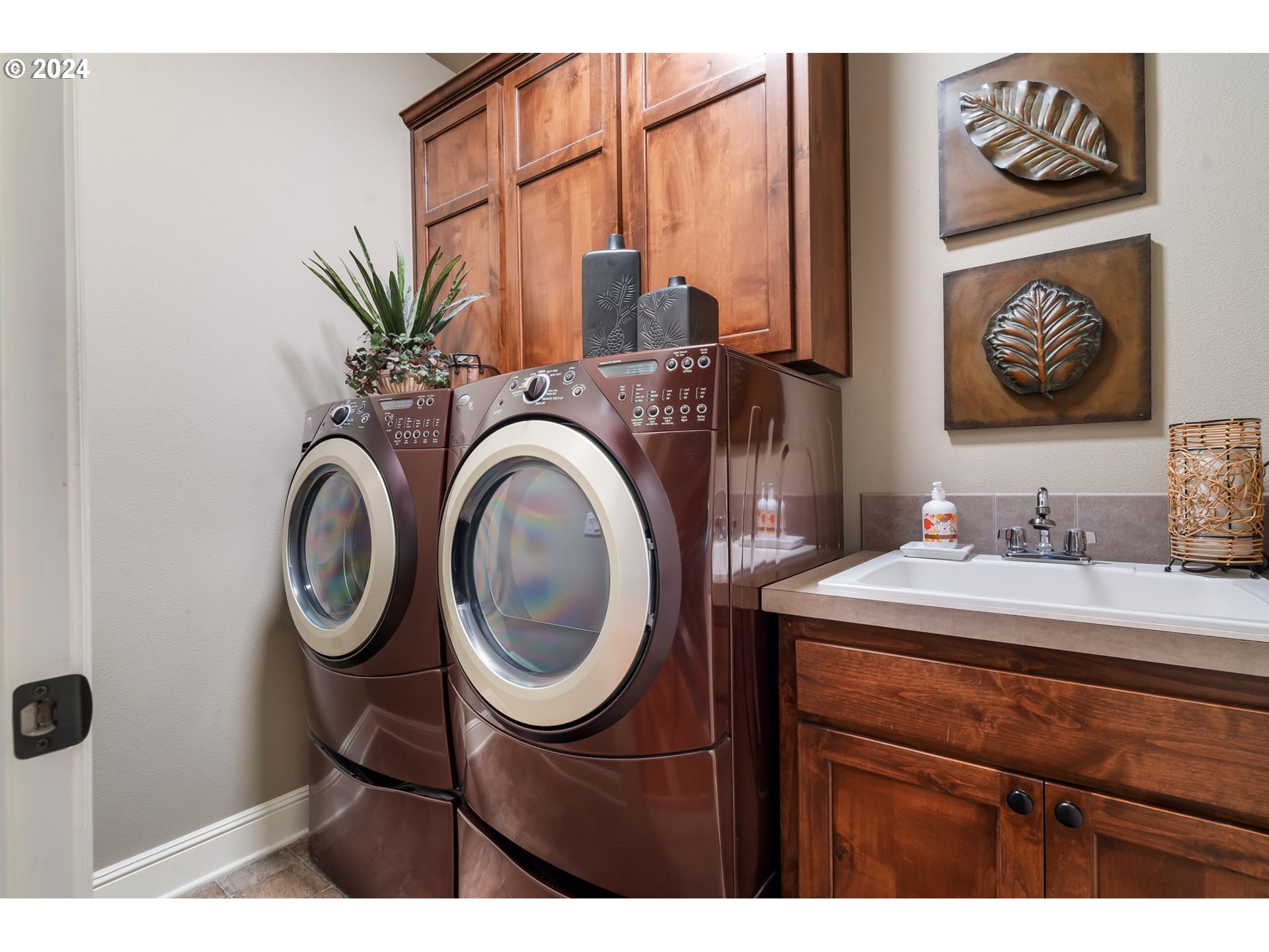 12425 ROGUE RIVER WAY