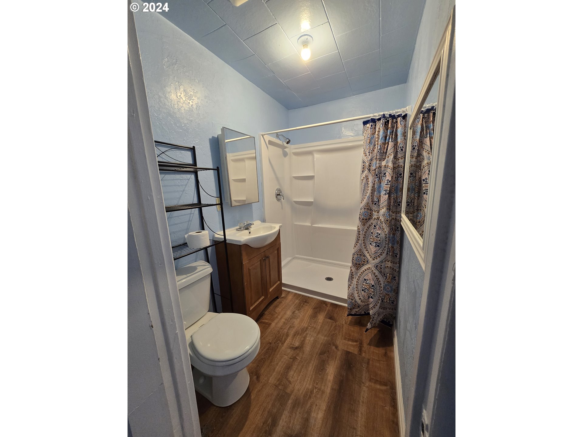 1708 ELM ST