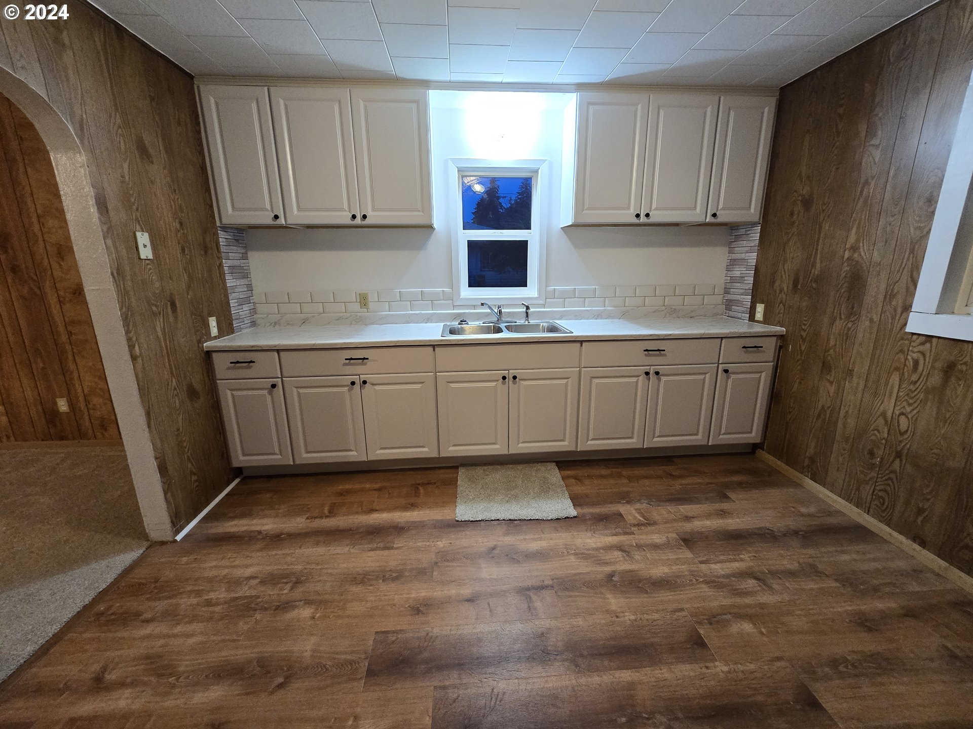 1708 ELM ST