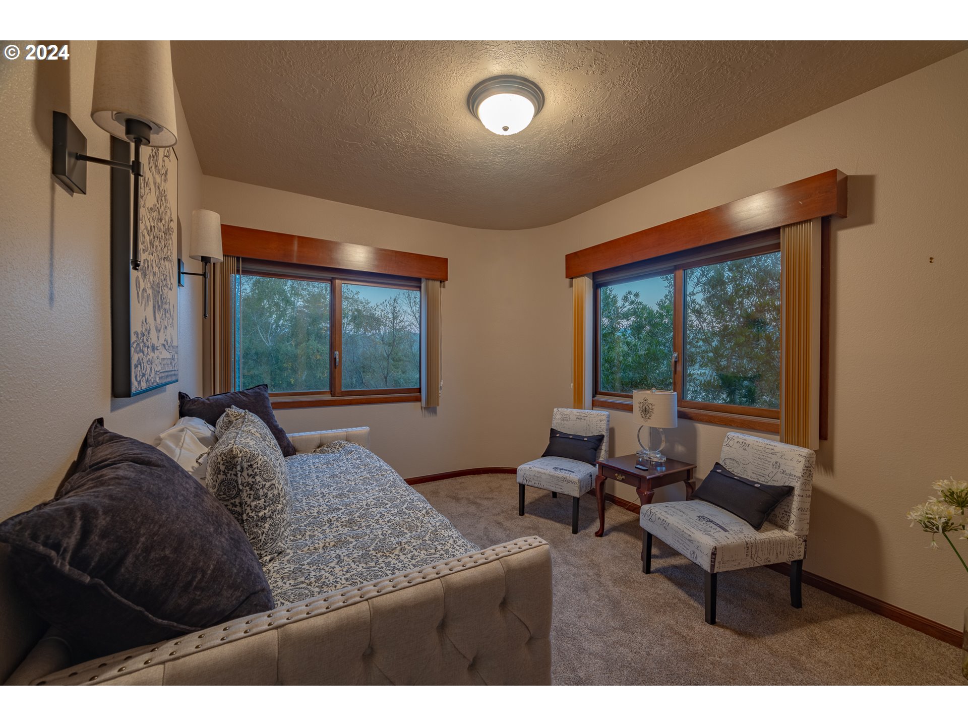 1204 NE Harbor Ridge