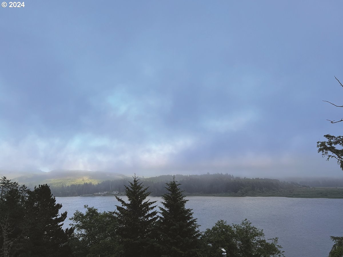 1204 NE Harbor Ridge