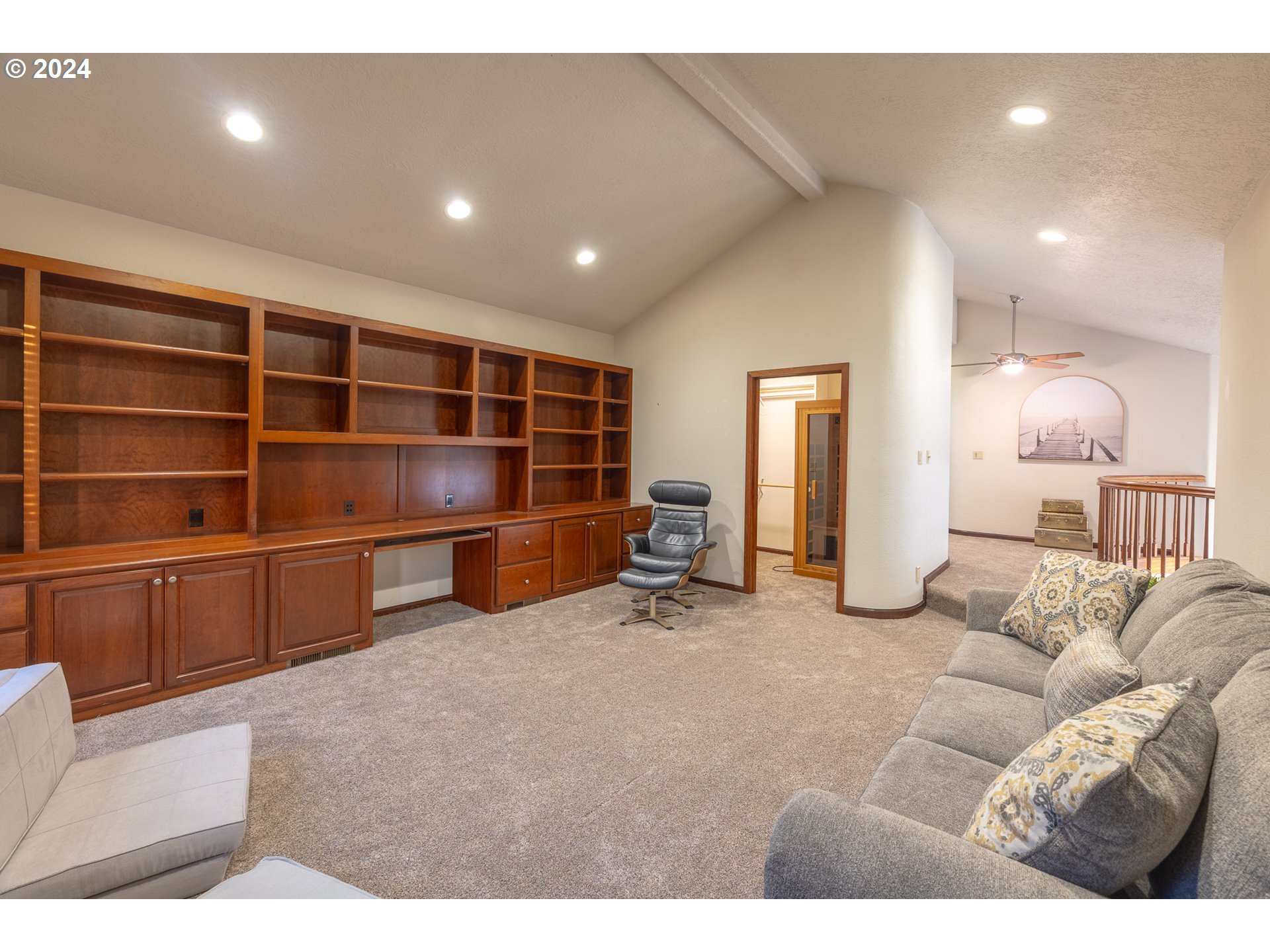 1204 NE Harbor Ridge