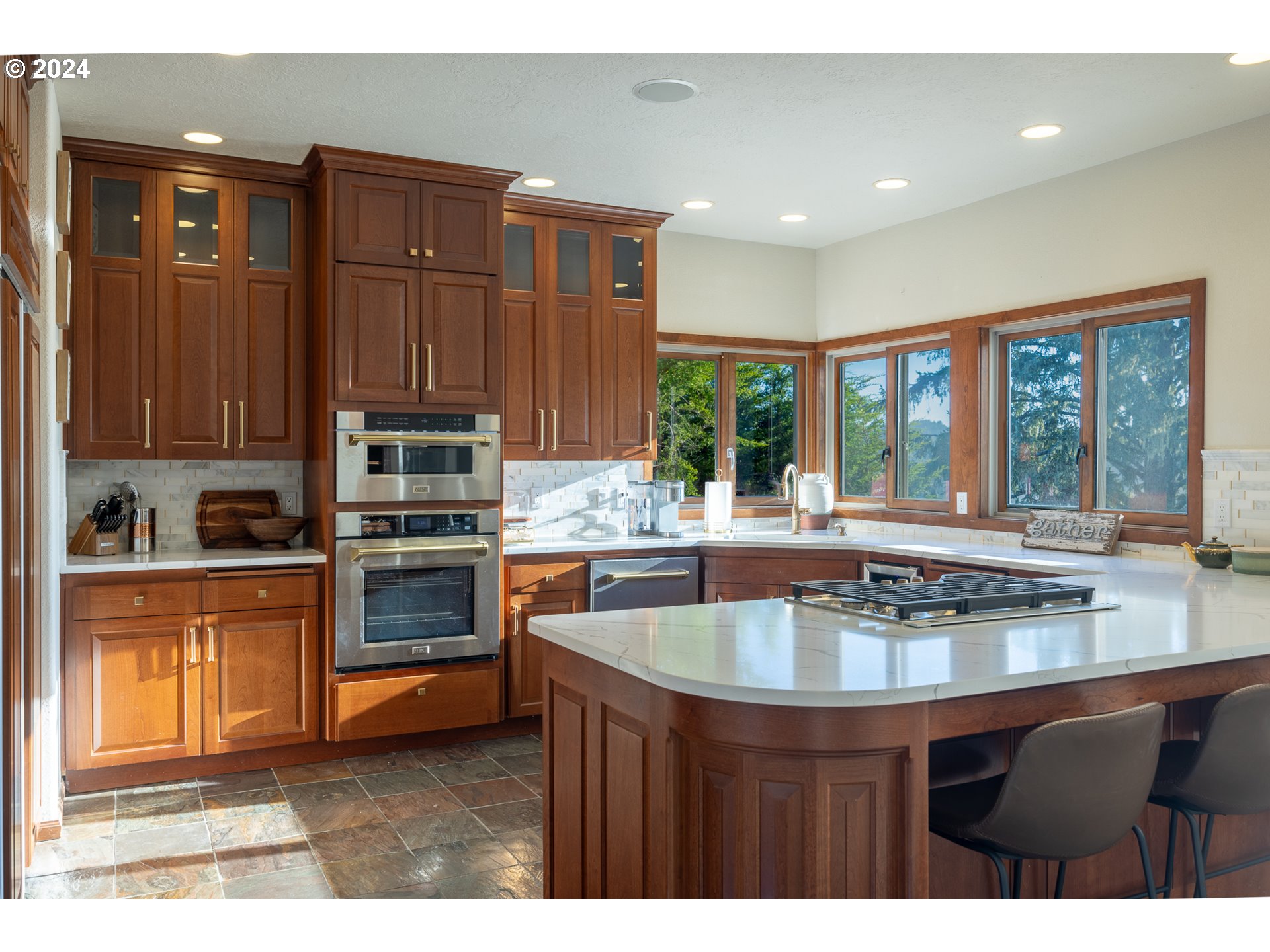 1204 NE Harbor Ridge