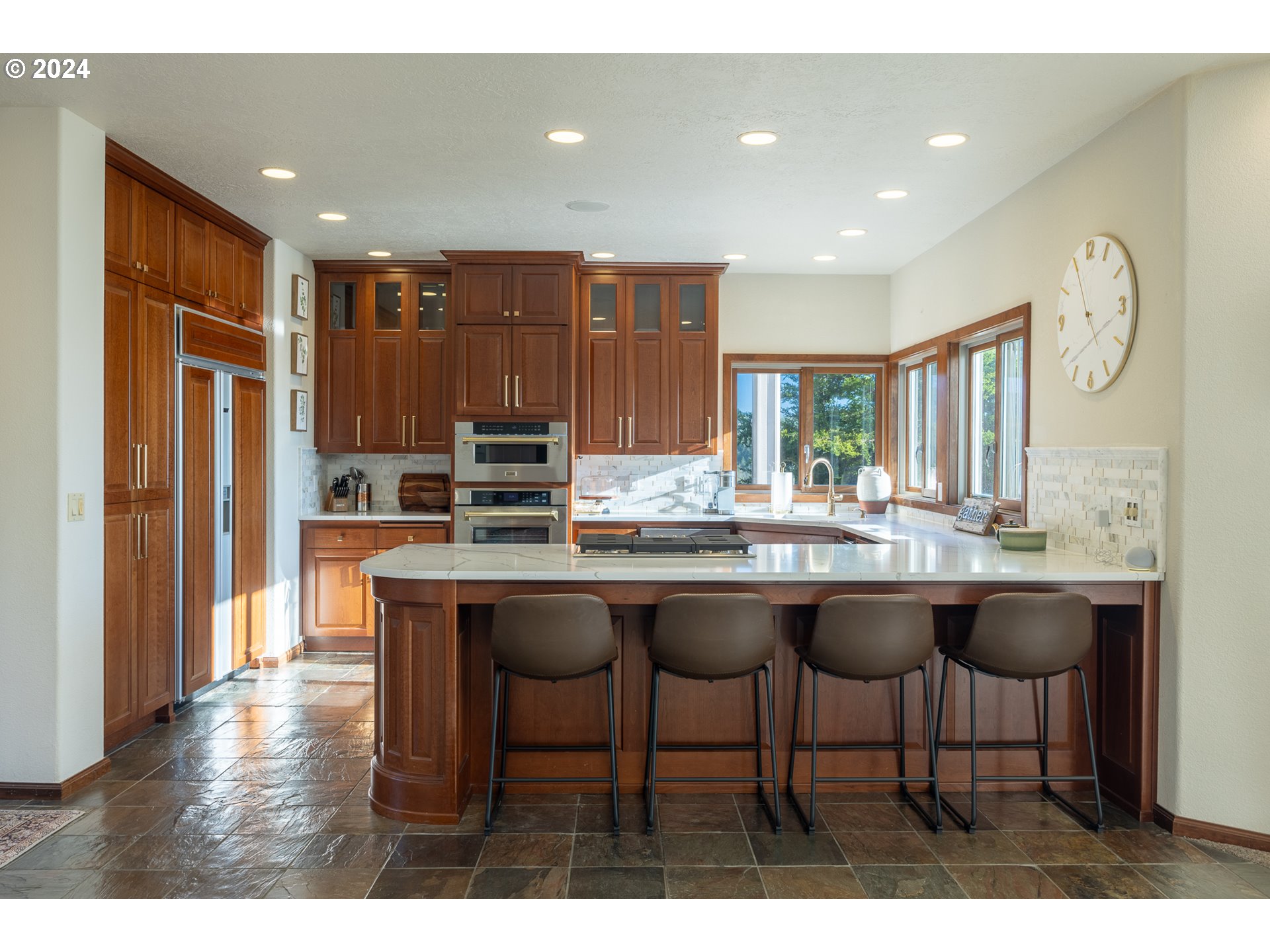 1204 NE Harbor Ridge