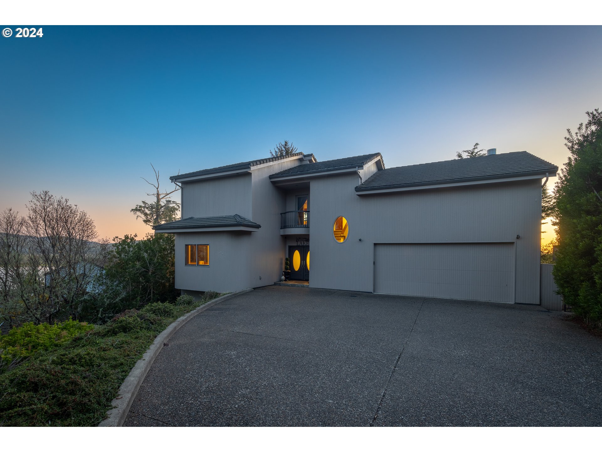 1204 NE Harbor Ridge