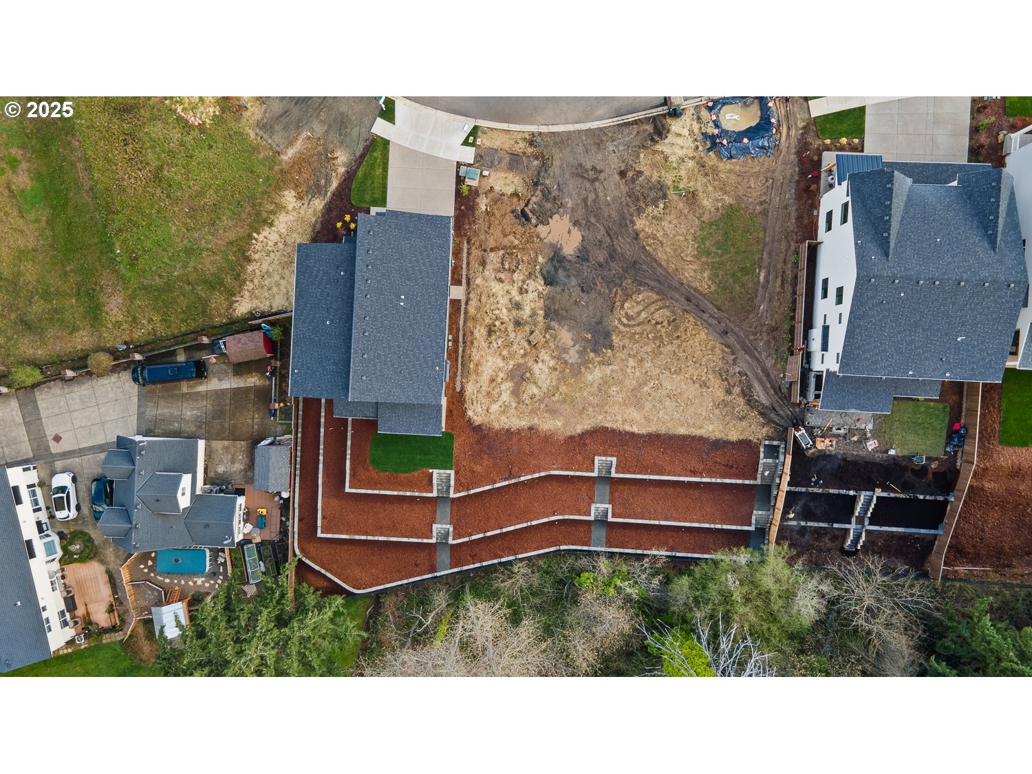 899 BUTTE DR