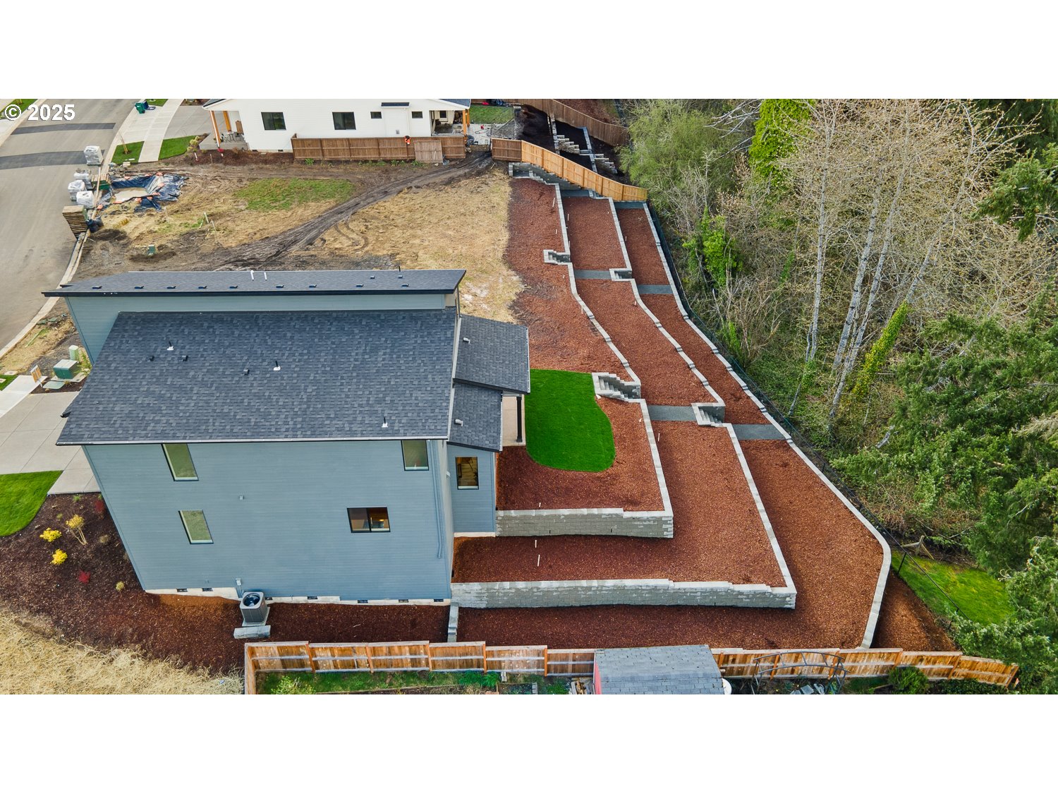 899 BUTTE DR