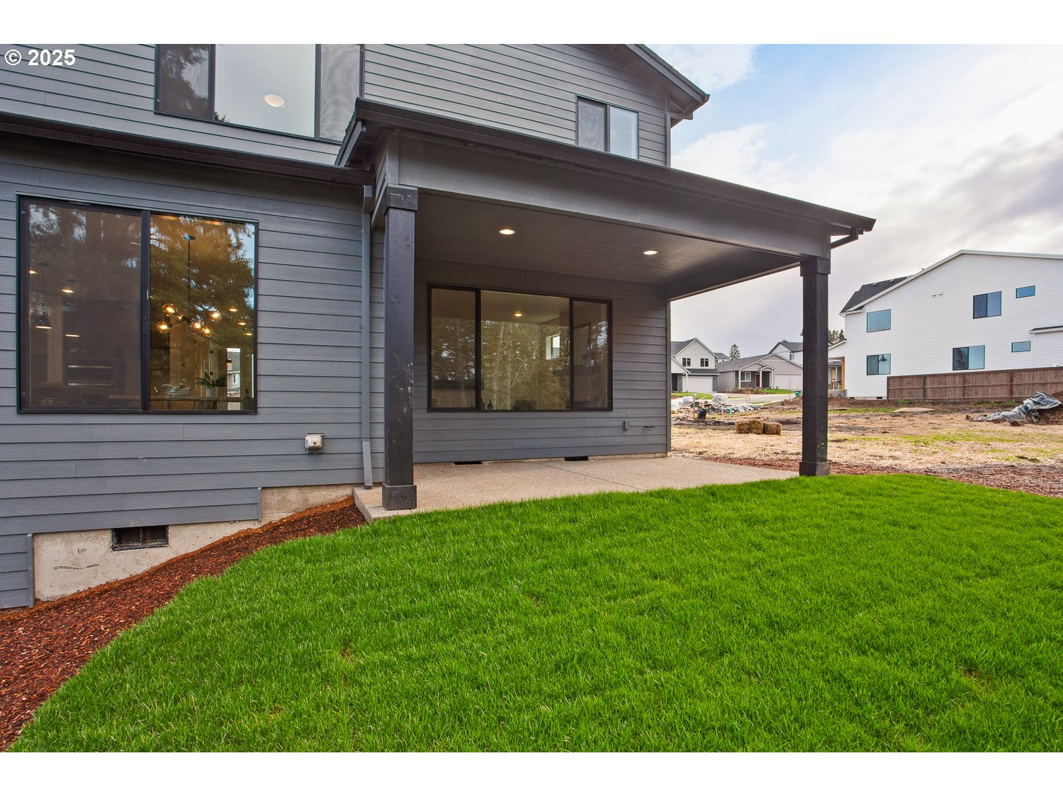 899 BUTTE DR