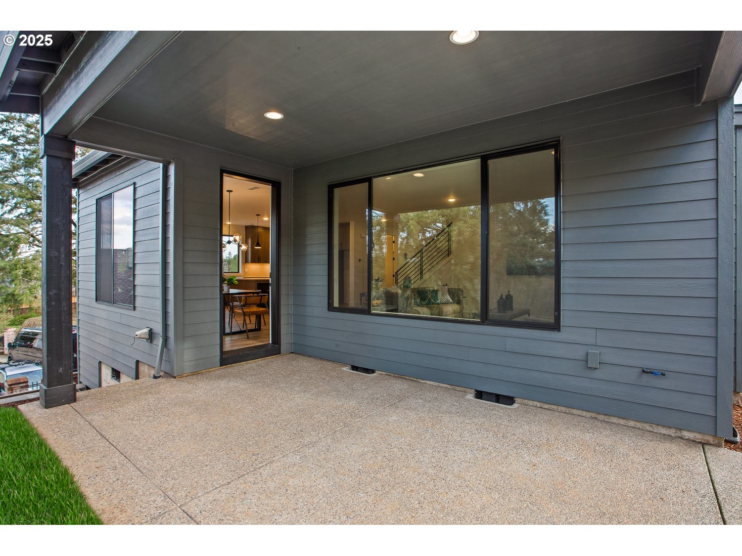 899 BUTTE DR