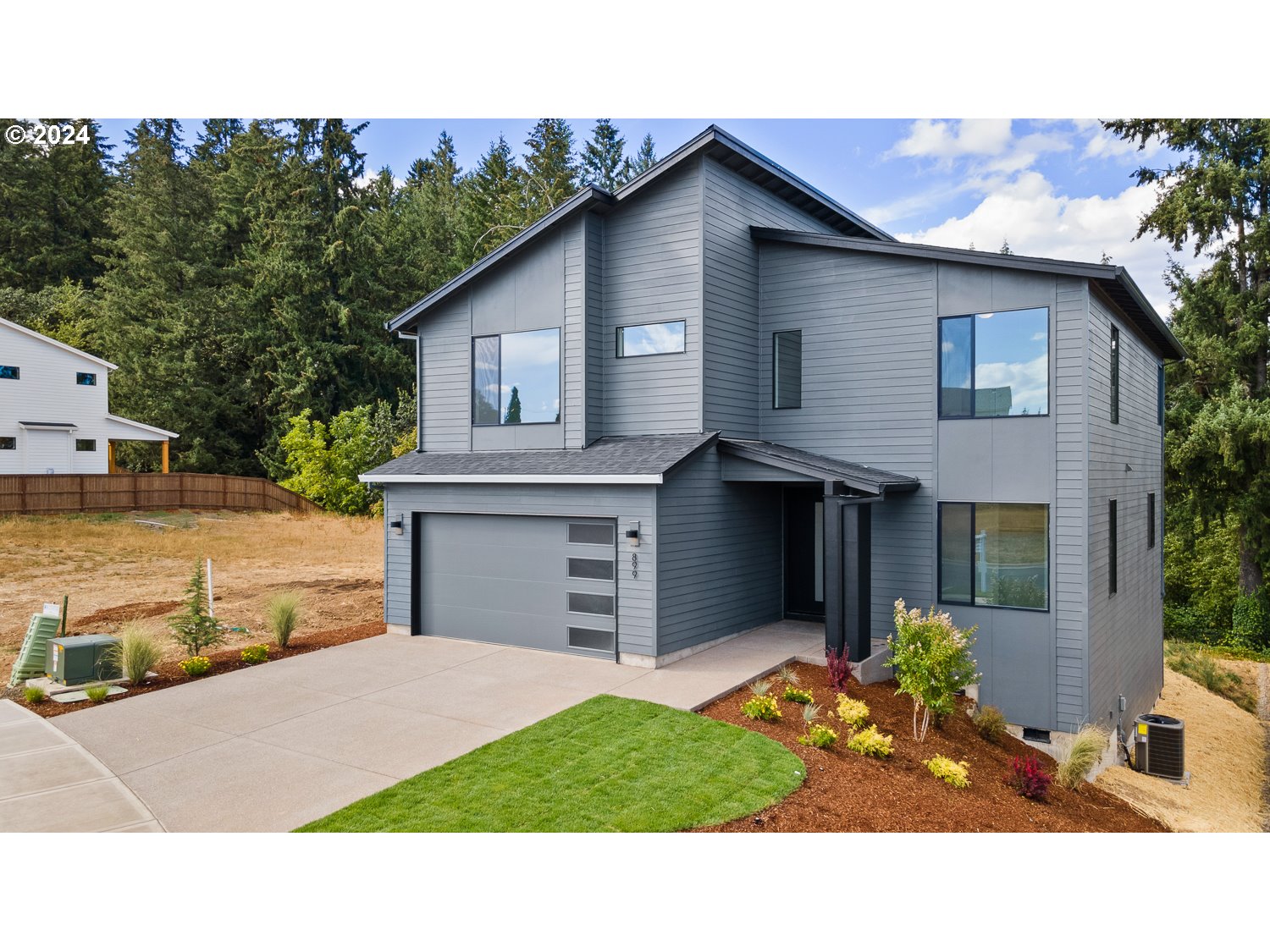 899 BUTTE DR