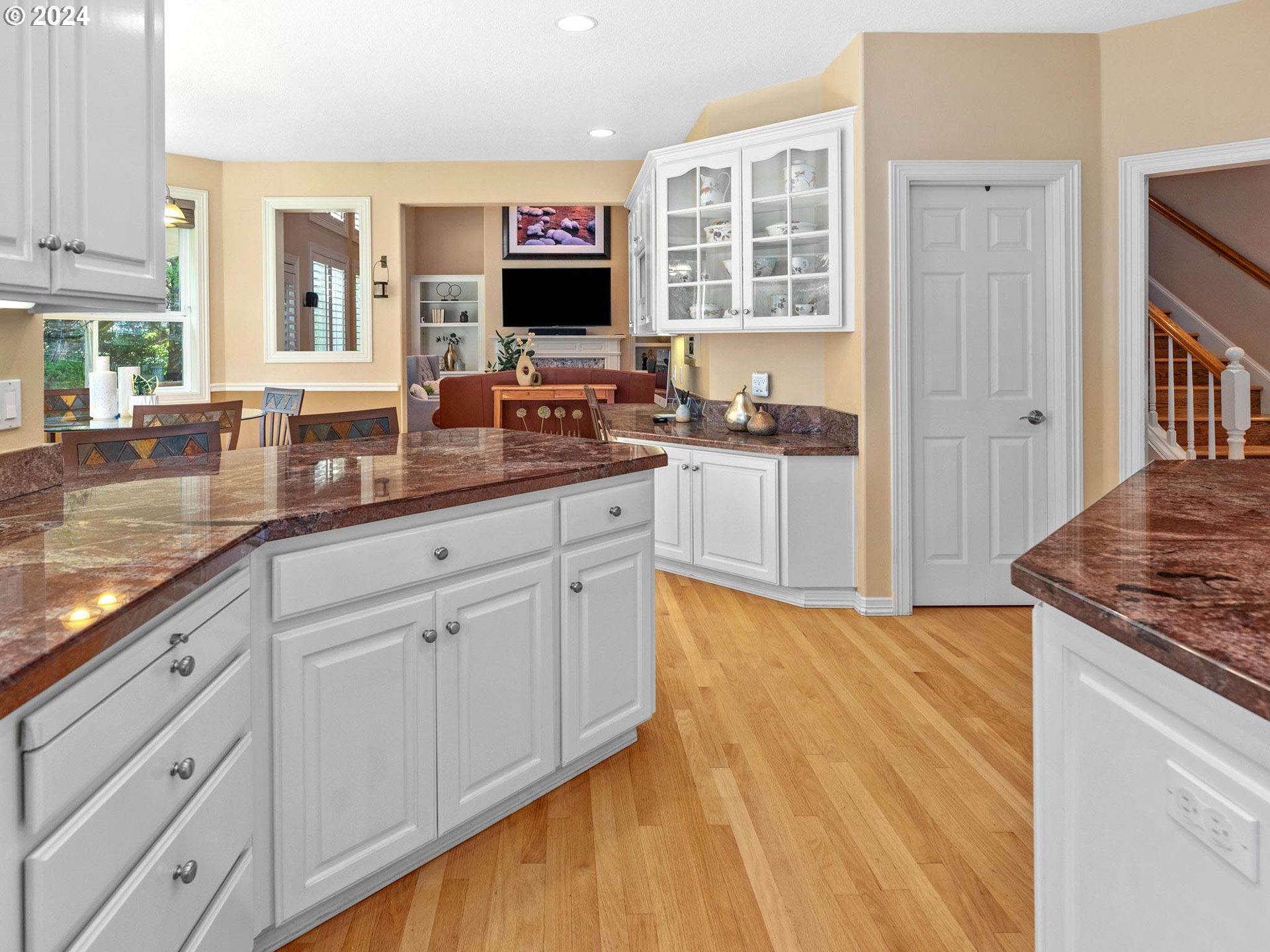 3340 NE JACKSON ROAD LOOP