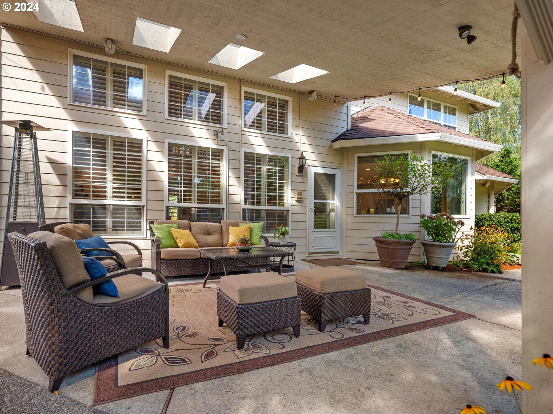 3340 NE JACKSON ROAD LOOP