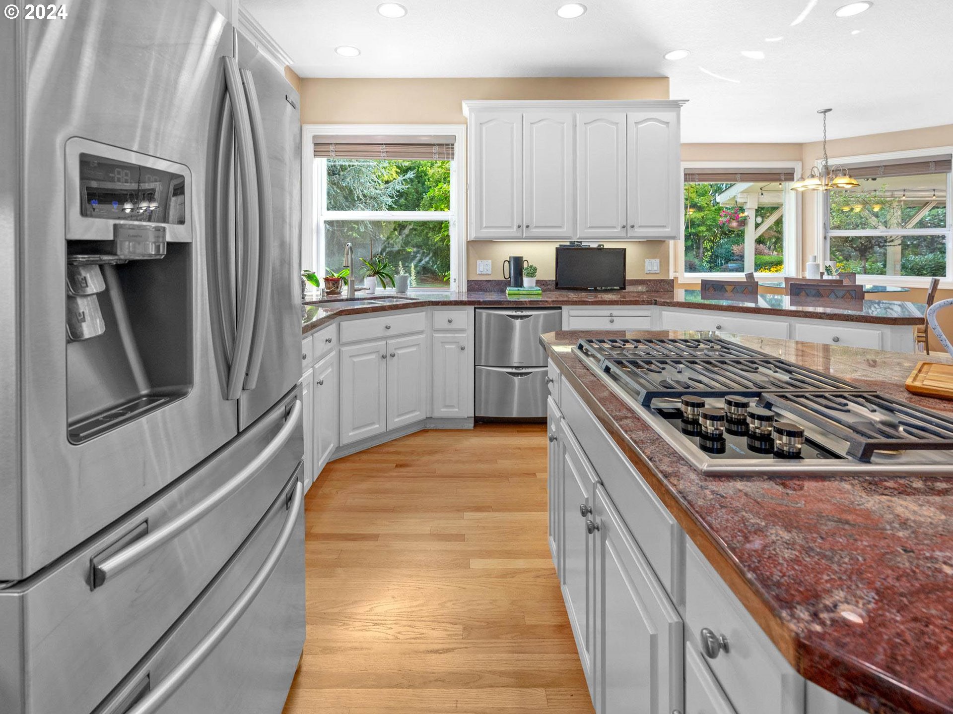 3340 NE JACKSON ROAD LOOP