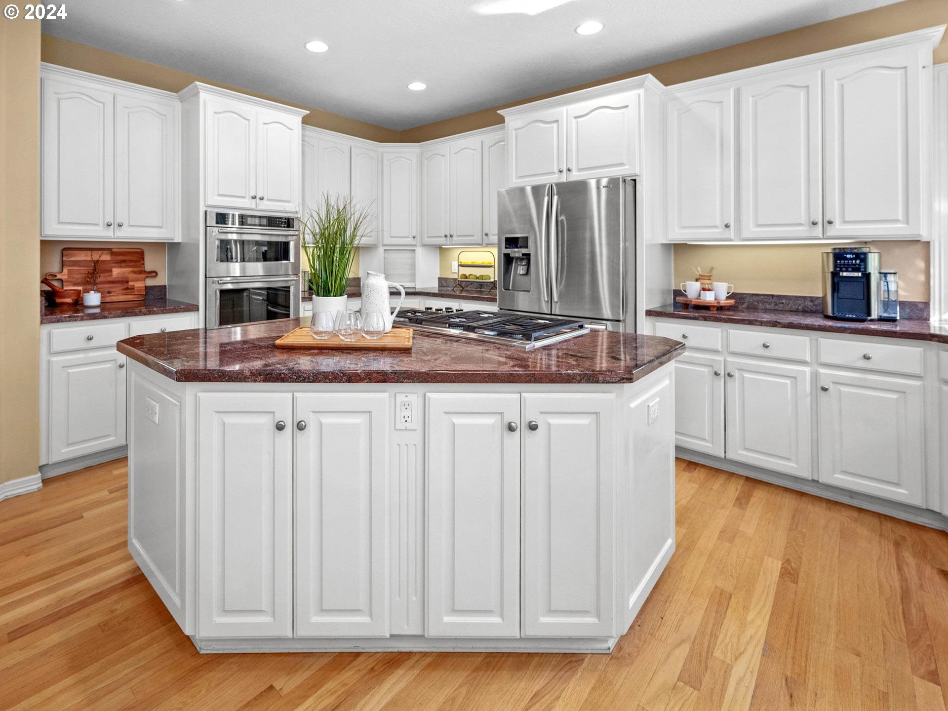 3340 NE JACKSON ROAD LOOP