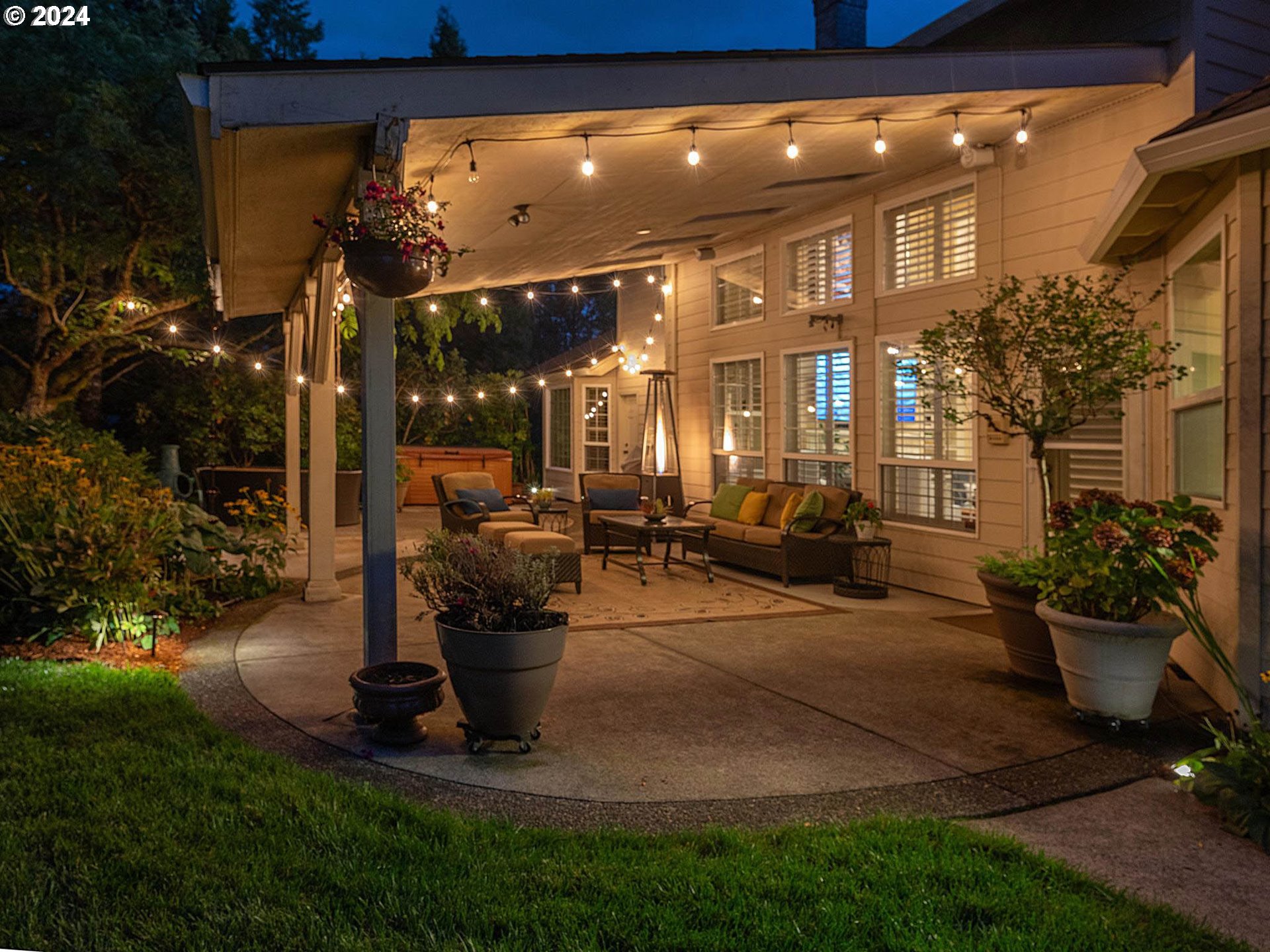 3340 NE JACKSON ROAD LOOP