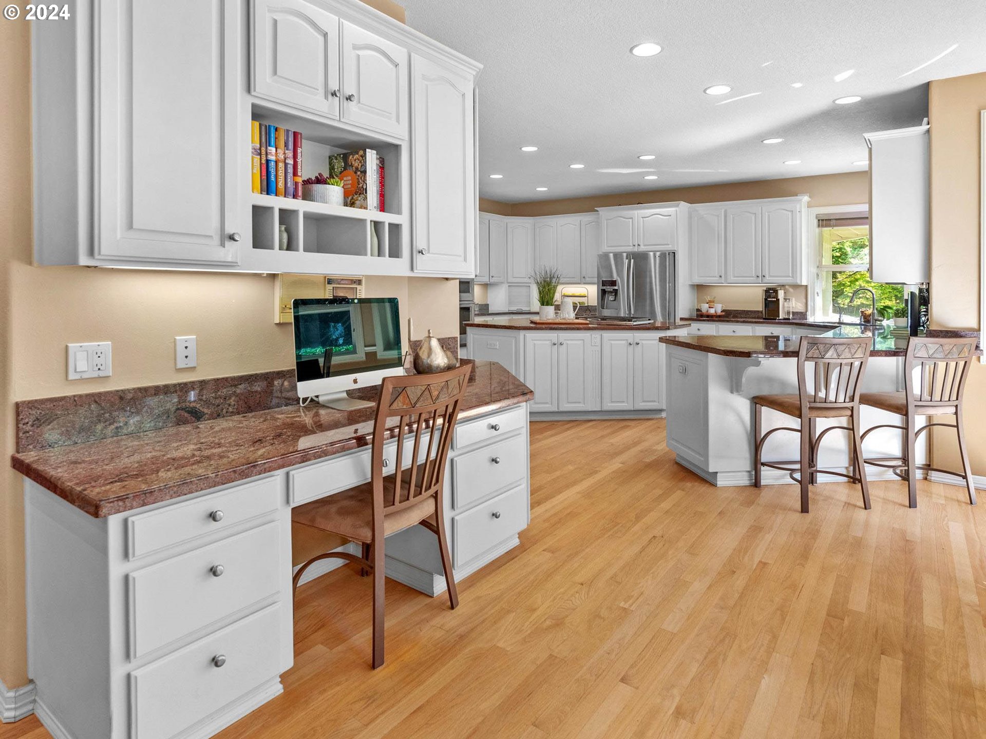 3340 NE JACKSON ROAD LOOP