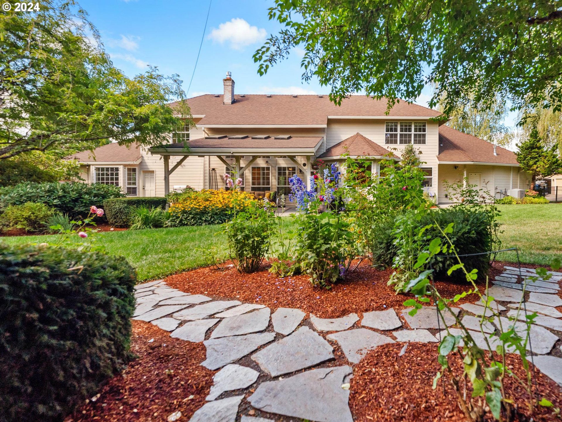 3340 NE JACKSON ROAD LOOP