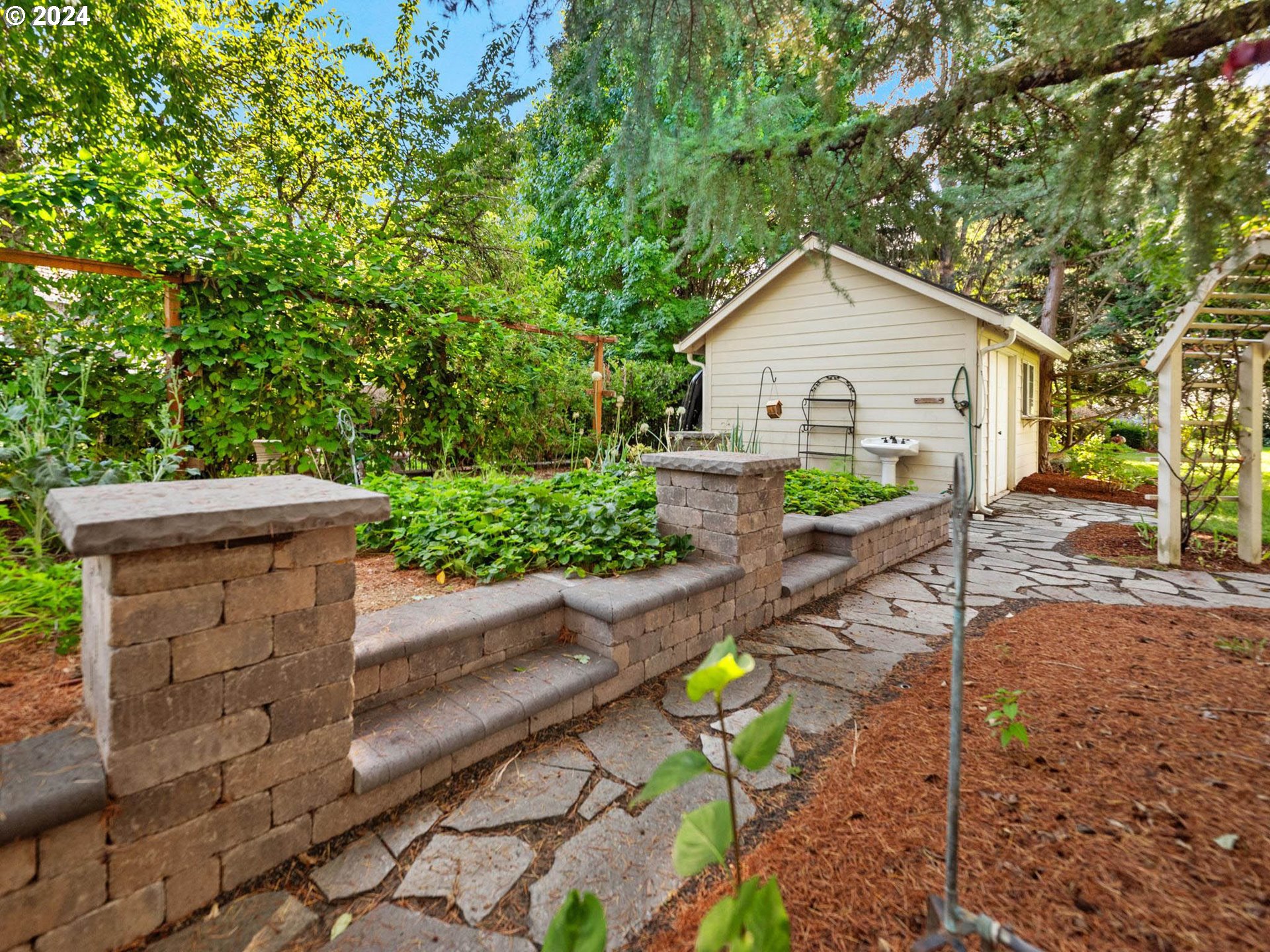 3340 NE JACKSON ROAD LOOP