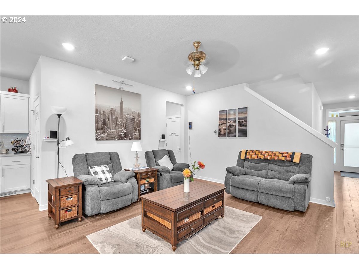 3907 SE CENTIFOLIA AVE