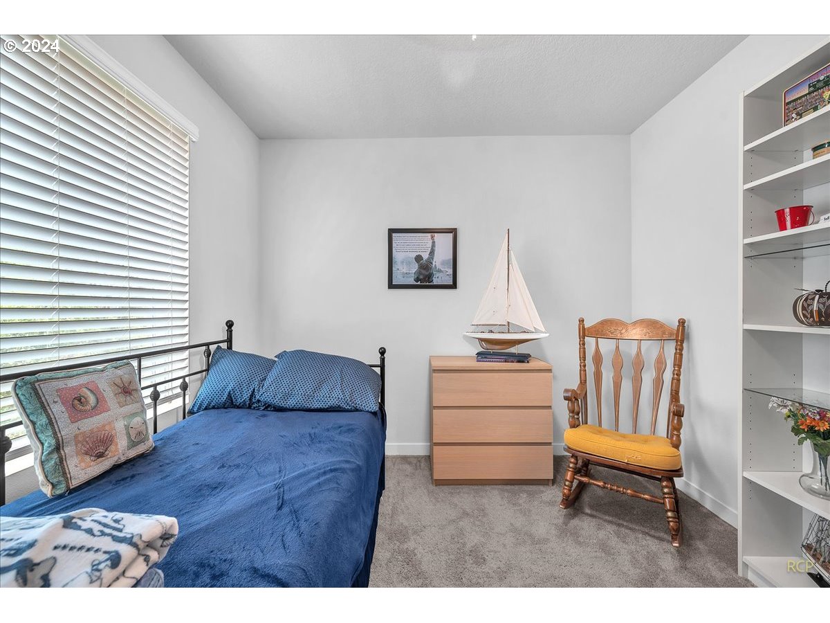 3907 SE CENTIFOLIA AVE