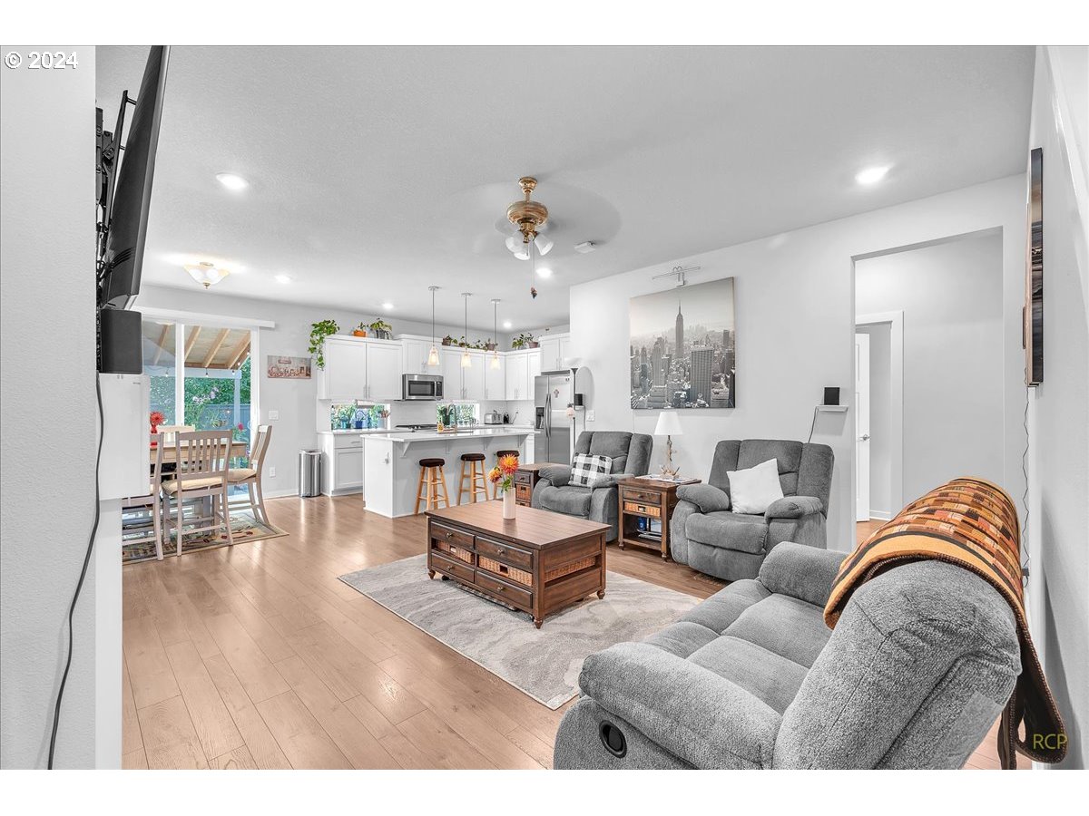 3907 SE CENTIFOLIA AVE