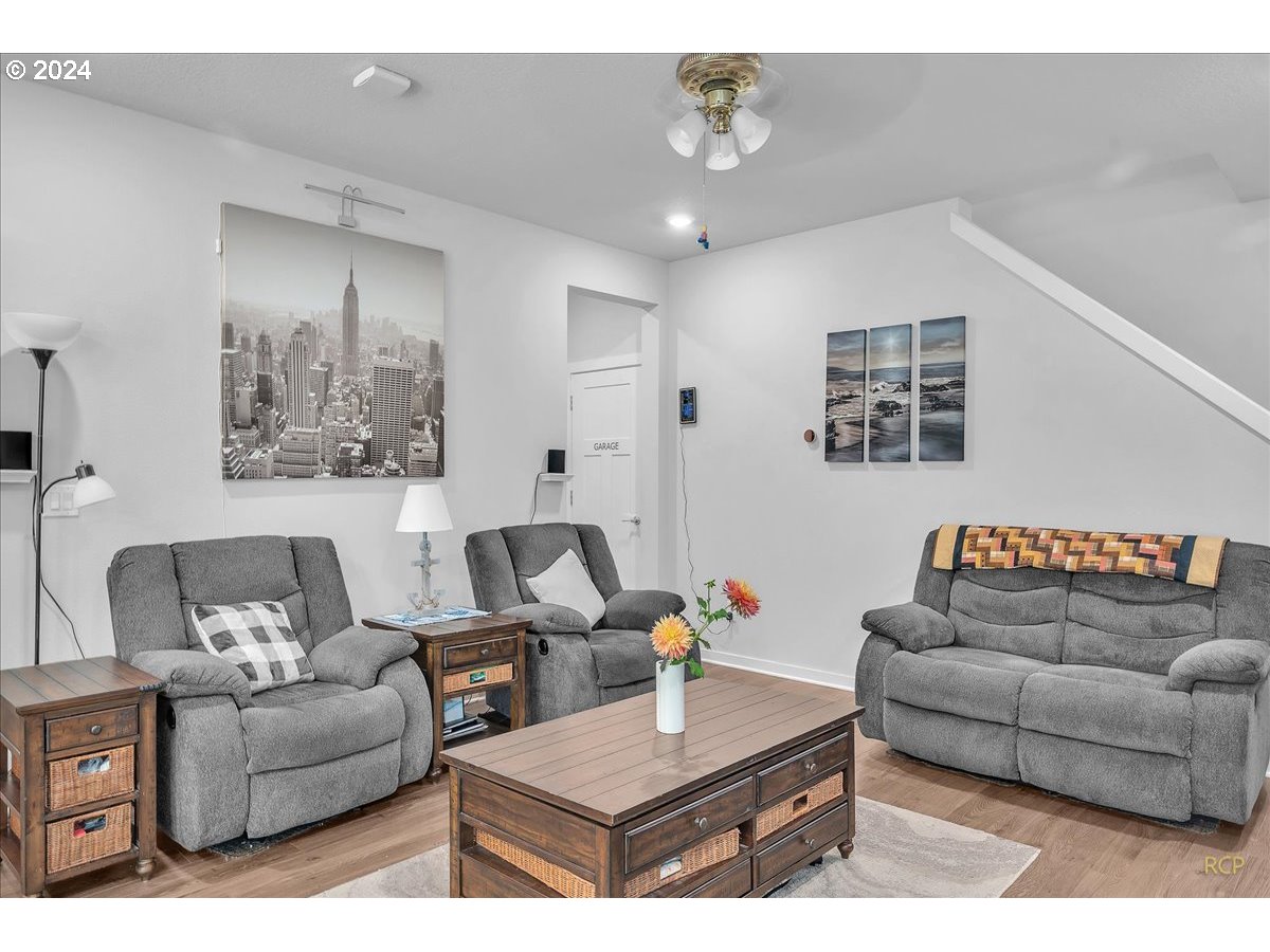 3907 SE CENTIFOLIA AVE