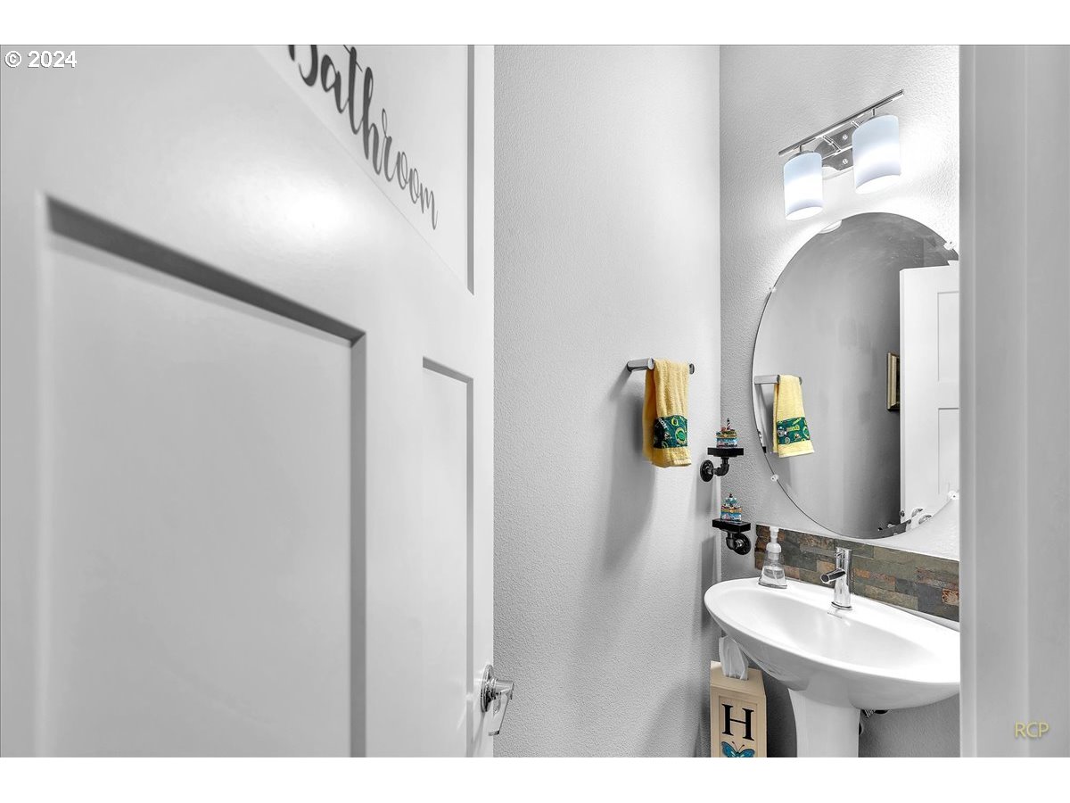 3907 SE CENTIFOLIA AVE