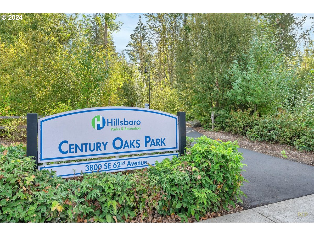 3907 SE CENTIFOLIA AVE